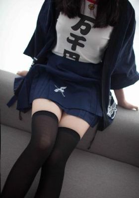 《裙子里面是野兽》