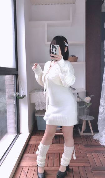 含着岳的丝袜美足脚趾电影
