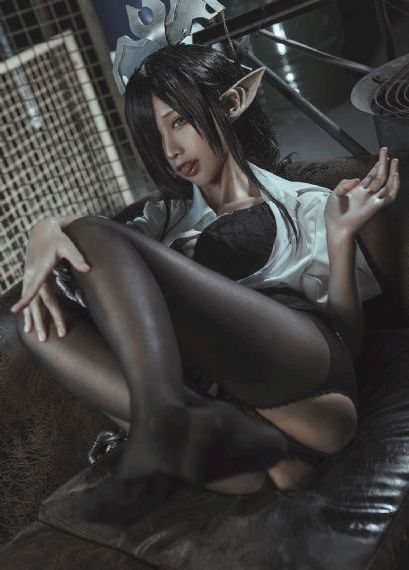 和上司女部长出差完整版免费观看