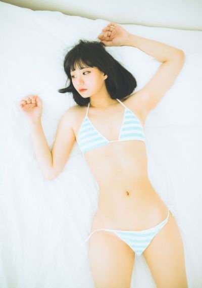 红色机尾