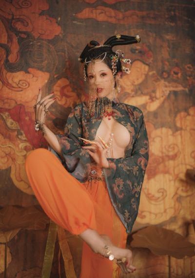 光影下的少女