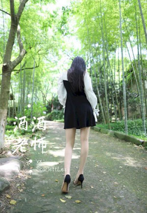 商务旅行女老板同房